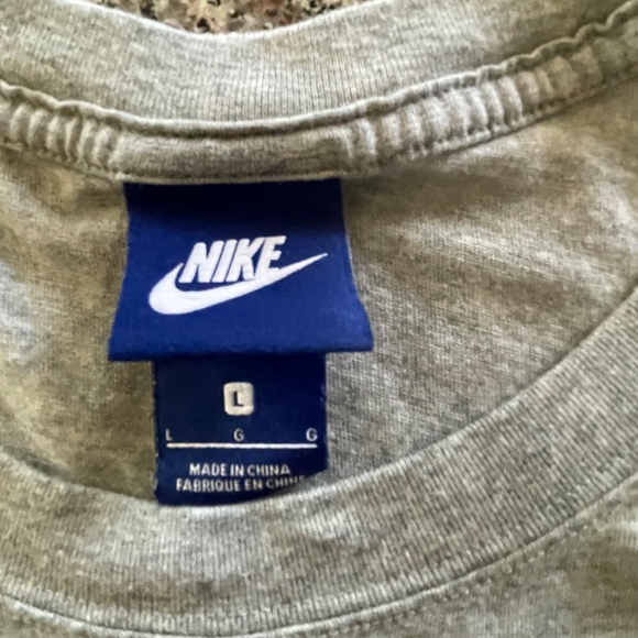 Nike Women’s Tank Top Gray with White Swoosh size Large EUC - Picture 2 of 6